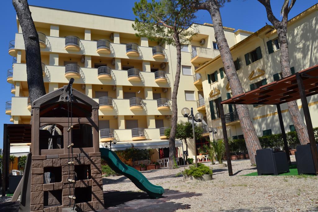 Tortoreto Hotel Quattropalme מראה חיצוני תמונה